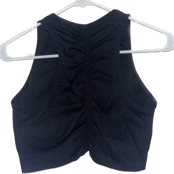 Puma top with removable pads size medium - Picture 2 of 3